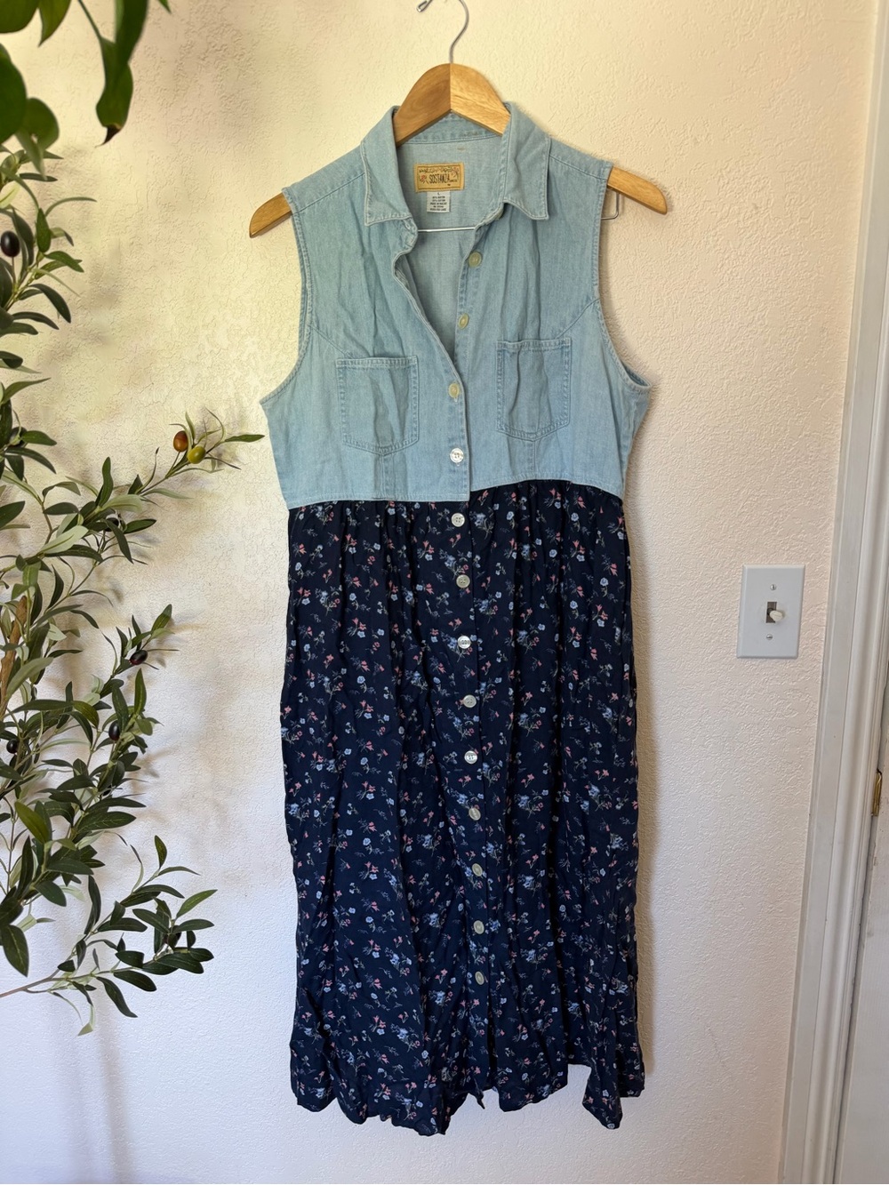 Vintage 1990s Sleeveless Light Denim Bodice Navy Floral Button-Front Midi Dress